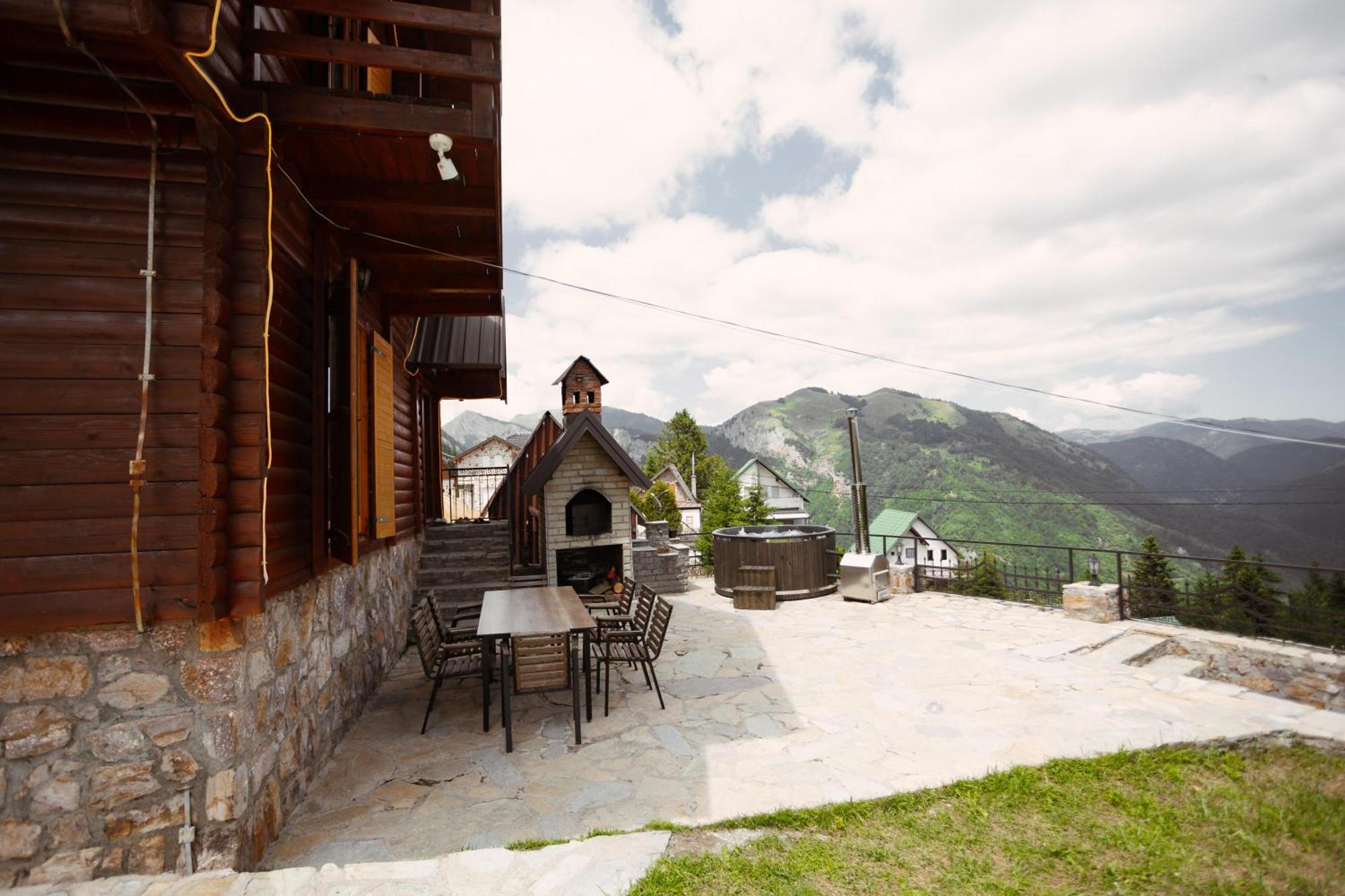 Villa Route Rugove Peje Ngoại thất bức ảnh